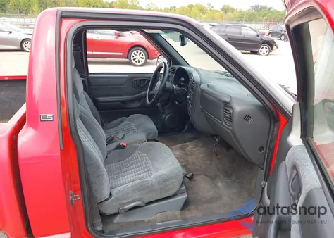 2000 Chevrolet S-10 Ls z USA, uszkodzony, nr VIN 1GCCS1442Y8163532